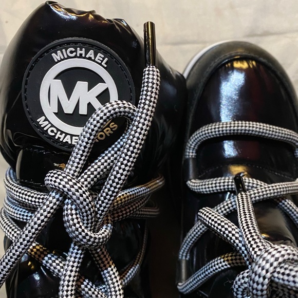 Black Michael Kors Winter Boots - Picture 1 of 4